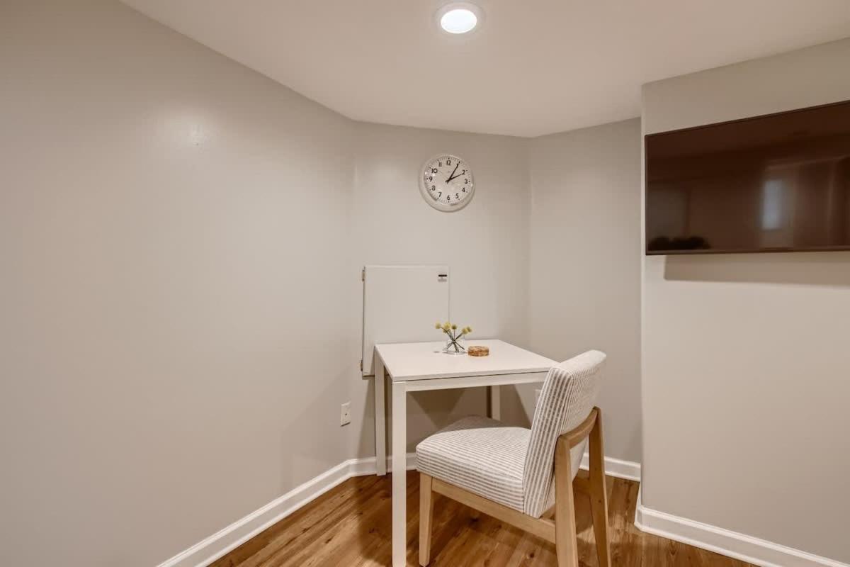 York By Modern Midstay - 3 Blocks To Cheesman #nyb